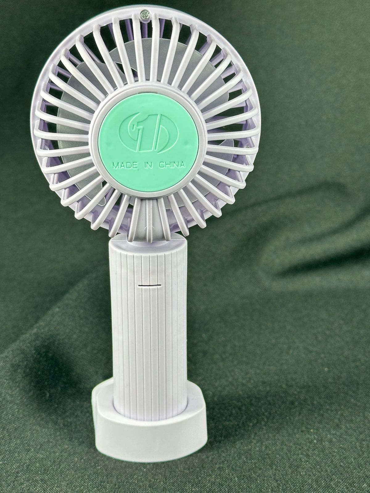 Mini Ventilador con Base Para Celular Recargable